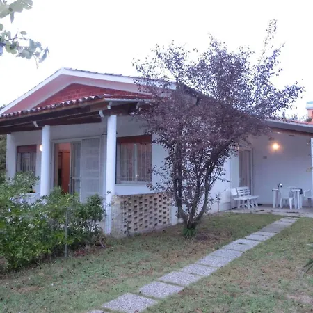 Apartment Two-bedroom In Pineda - Beahost
